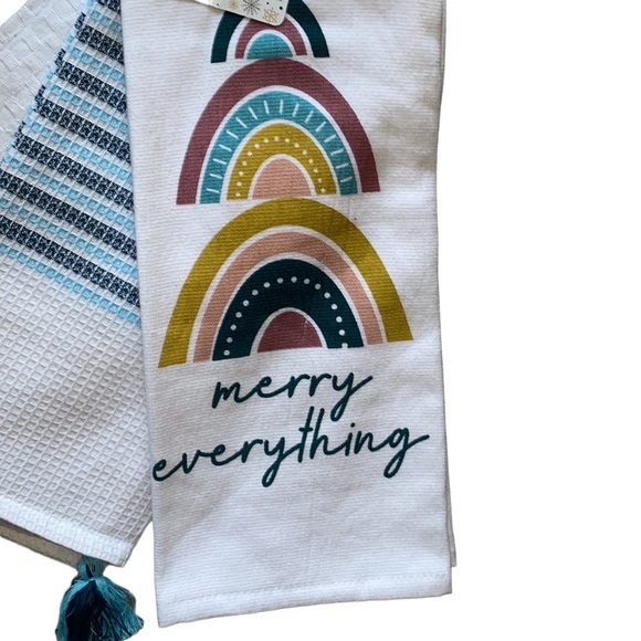 NEW 3 pc kitchen towel set w/tassels merry everything - Picture 4 of 12